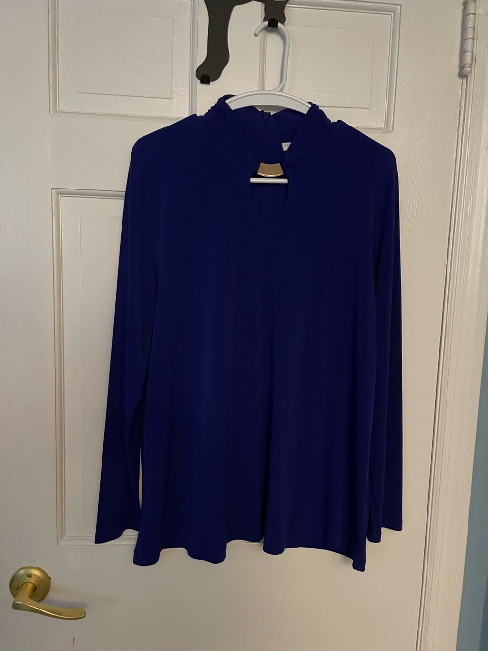 NWOT Susan Graver royal purple Long-Sleeve Keyhole Top